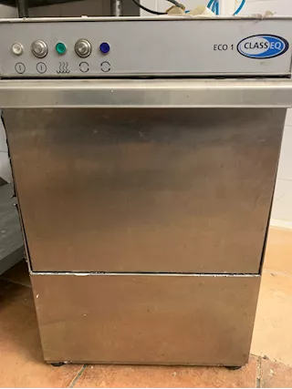 Banchi, vetrine, cuocipasta, lavabicchieri, planetaria, etc