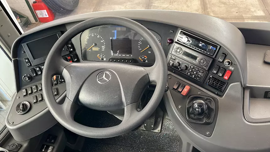 Foto 8Mercedes Tourismo 16/RHD Anno 2012 Euro 5