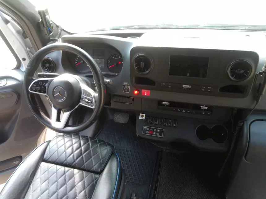 Foto 7Mercedes Sprinter 519 Nuovo modello 2020 -20 posti Km 400000, cambio automatico