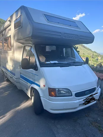 Camper Mansardato Rimor super 678