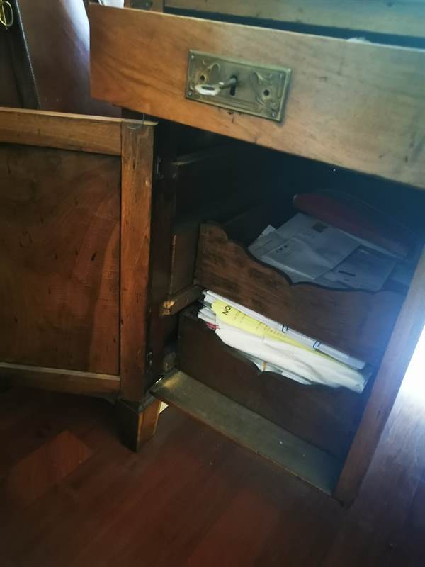 Scrivania antica in legno con piano in pelle - Foto 7