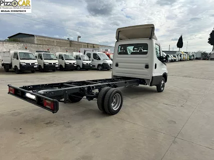 New Daily 35-110 telaio passo 3705 anno 2016 Iveco Km 360000, unico proprietario - Foto 3