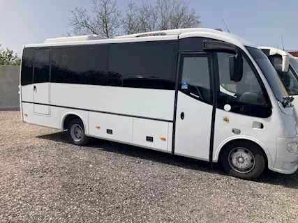 818 Mercedes Beluga 29 posti