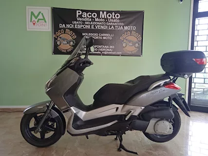 Yamaha - X-Max 250, colore GRIGIO - Anteprima 1
