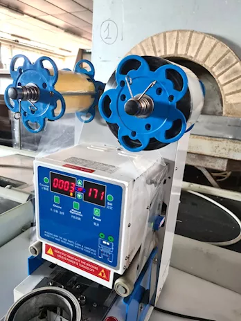 Sigillatore bicchieri per bubble tea usato, marca Y, mod. ET - Anteprima 3