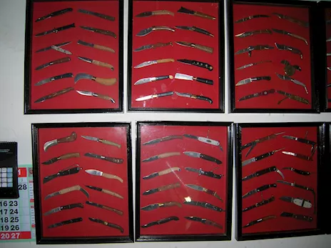 Vendita a Livorno 9 bacheche 115