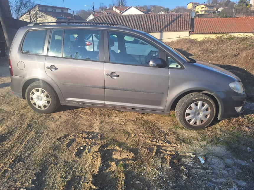 Volkswagen Modello Touran anno 2007 GPL Km 158000 Monovolume Manuale - Foto 3