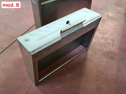 Porta coltelli in acciaio inox usato