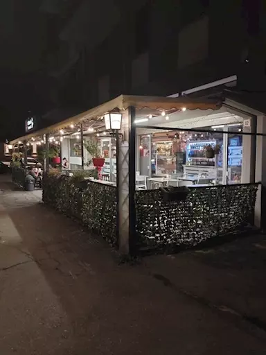Cedesi attività di bar