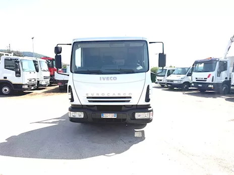 Camion Marca Iveco Eurocargo 75E18 Stralis ribaltabile e gru Km 199500 - Foto 2