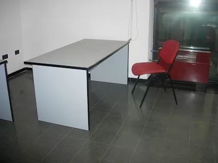 Scrivanie Tavolo Sedie mobili Ufficio, color grigio, colore rosso - Foto 4
