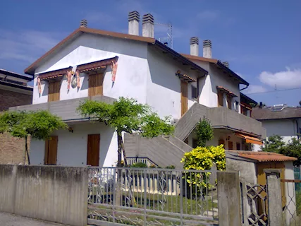 Lido di Dante-Villetta 2 camere da letto, 5/6 posti, centro.