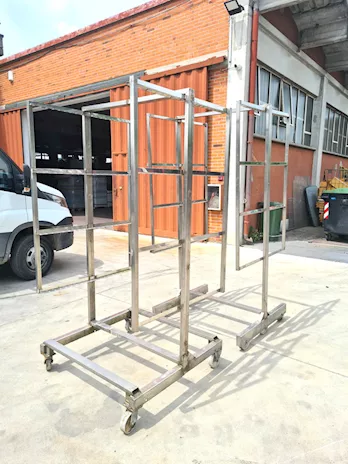 2 carrelli inox per salumeria usati