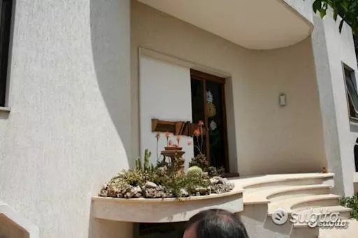 GROTTAGLIE - Villa indipendente con giardino
