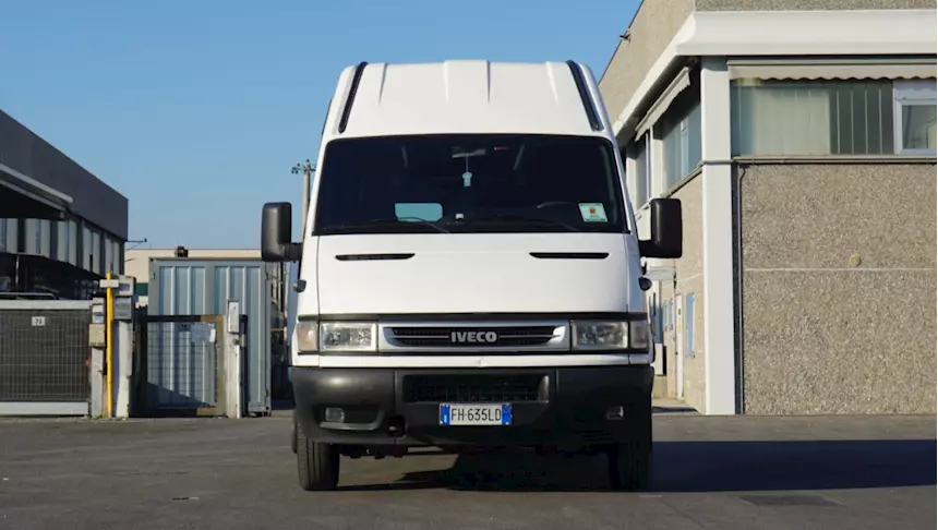 Foto 3Iveco Daily 19 posti Anno 2005 Km 475000 Euro 3