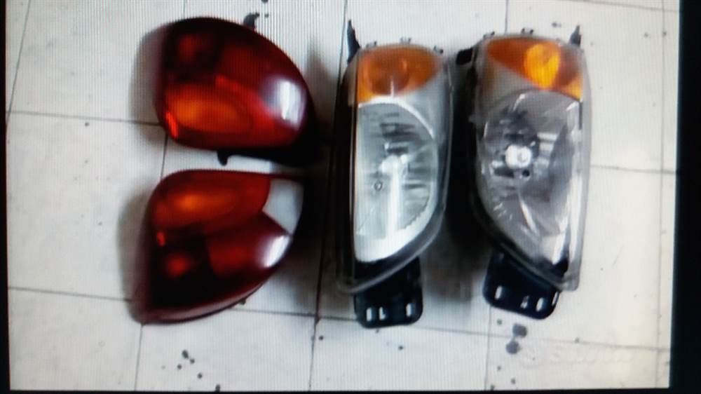 Fari Ford Fiesta