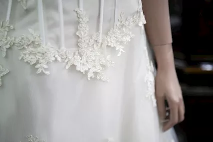 Abiti da Sposa Nuovi - 24316, modello interpreta - Foto 2