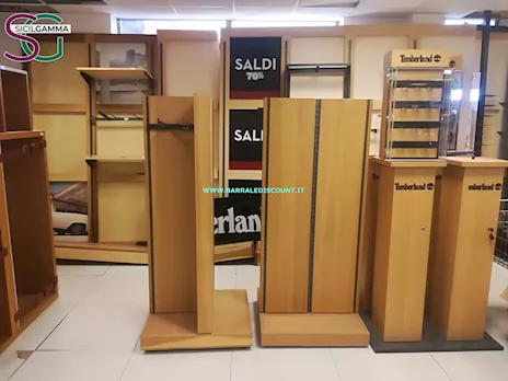 Totem scarpe in legno 2338