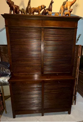 Credenza antica in due corpi con ante a serrande, ottime condizioni - Foto 2