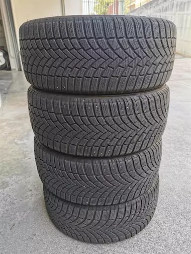 4 Bridgestone 225 45 R17 invernali al 60%