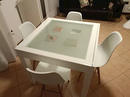 Tavolo bianco allungabile