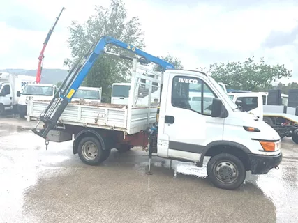Camion Iveco Daily 35c12 ribaltabile e gru