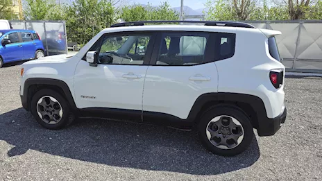Jeep Renegade 1.6 Mjt 120 CV Longitude Anno 2015 Km 139100, unico proprietario - Anteprima 3