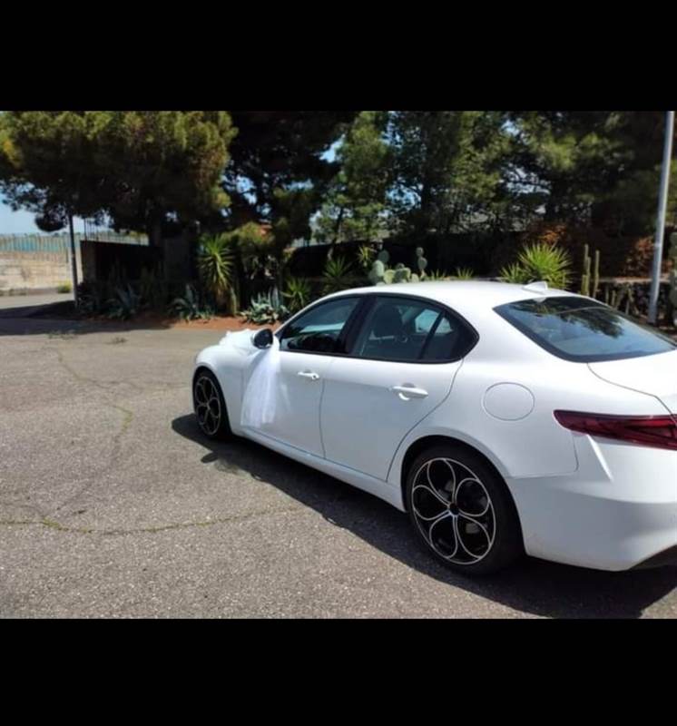 Noleggio auto per cerimonia ed eventi - Foto 2