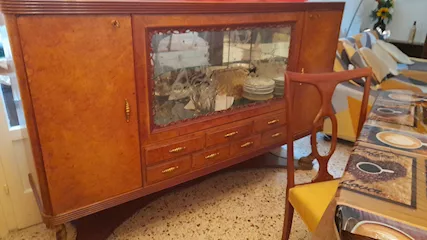 Mobili e anni 70. E quatri di un pittore toscano, mai usati - Foto 6