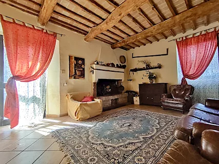 Imm.re La Rupe - Rif. 290 - App.to all'interno di un casale