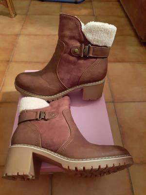 Stivaletti donna camoscio castoro taglia 40 nuovi