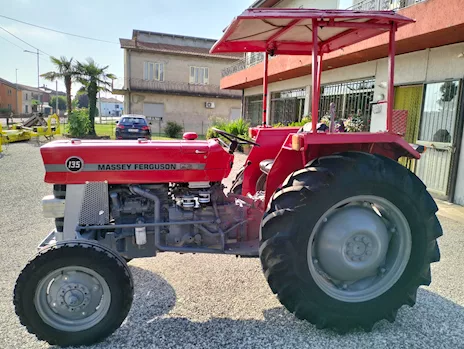 Trattore agricolo Massey Ferguson 135 special