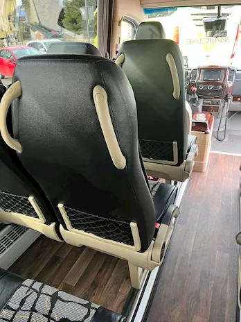 Mercedes Sprinter 20 posti Anno 2018 Km 400000 Euro 6 - Anteprima 3