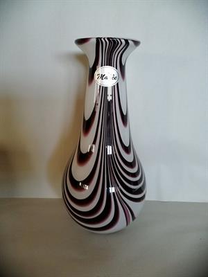 Vaso in vetro, finemente decorato
