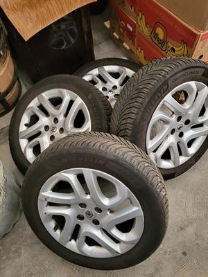 Pneumatici 205/55 R17 95V XL Cerchione Renault