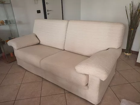 Divano tre posti sfoderabile, colore beige - Anteprima 2