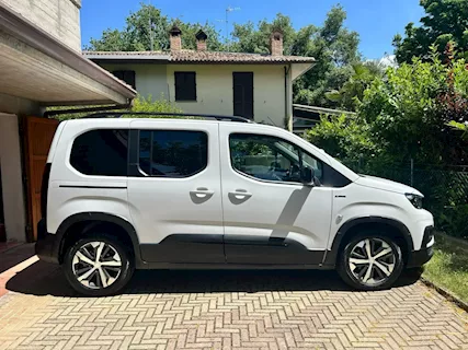 Peugeot Rifter 1.5 BlueHDI GT Line s amp;s Anno 2019 Km 58000, climatizzatore automatico - Foto 2