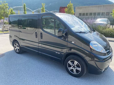 Minibus/ Nissan con pedana 12/2011