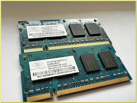 Memoria RAM SODIMM DDR2 2 x 512Mb Nanya, modello NT512T64UH8A1FN3C - Anteprima 2