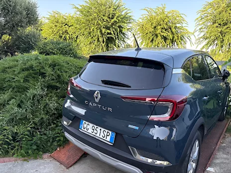 Renault Captur benzina elettrico perfetto km 31000