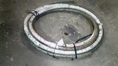 Metri 12 tubo in gomma Pirelli per travaso di latte