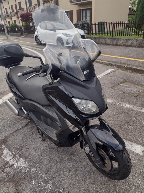 Scooter X-Max 250 nero