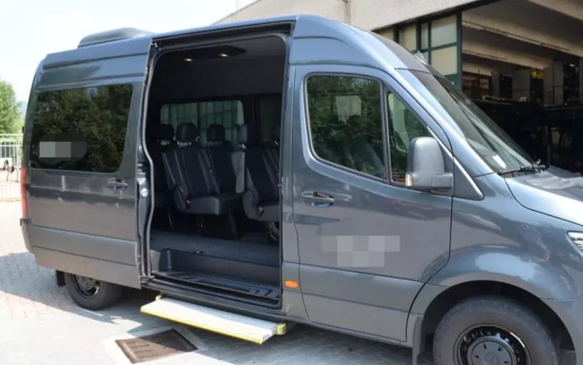 Foto 3Mercedes SPRINTER 317 TDI 9 posti Anno 2024 Km 73000 Euro 6, cambio automatico