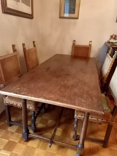 Tavolo e sedie d'epoca per arredamento casa o ufficio