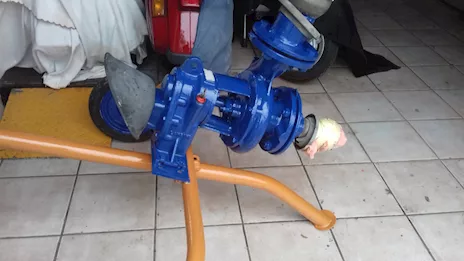 Pompa carrella per trattore marca Landini