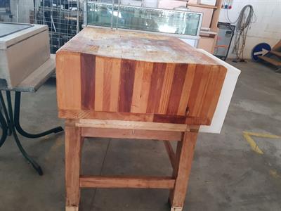 Ceppo macelleria con porta coltelli usato