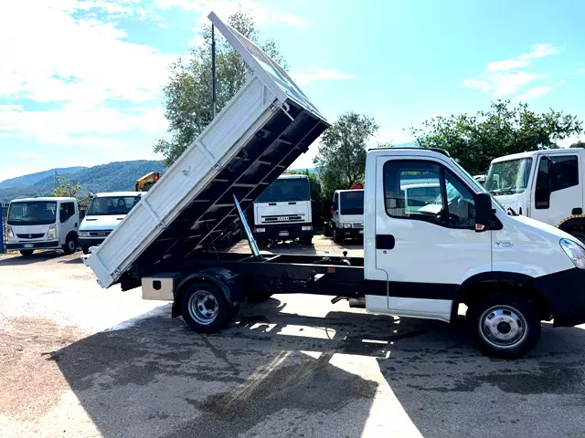 Foto 9Camion Marca Iveco Daily 35C12 ribaltabile Anno 2009 Km 206700