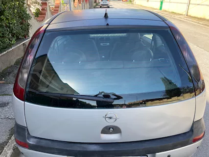 Auto con problemi al motore Modello Corsa Anno 2003 Km 88000 - Foto 2