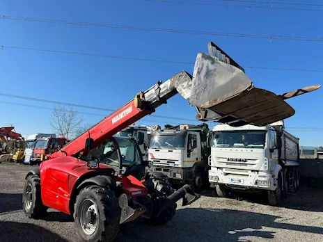Sollevatore telescopico rotativo Manitou MRT 1335