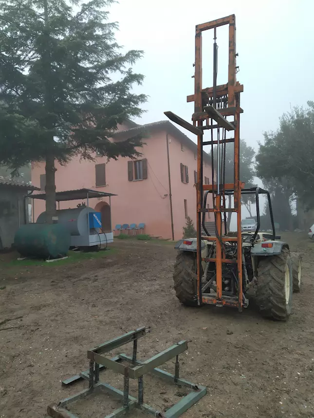 Foto 4Muletto elevatore trattore